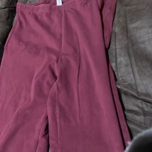 Maroon leggings